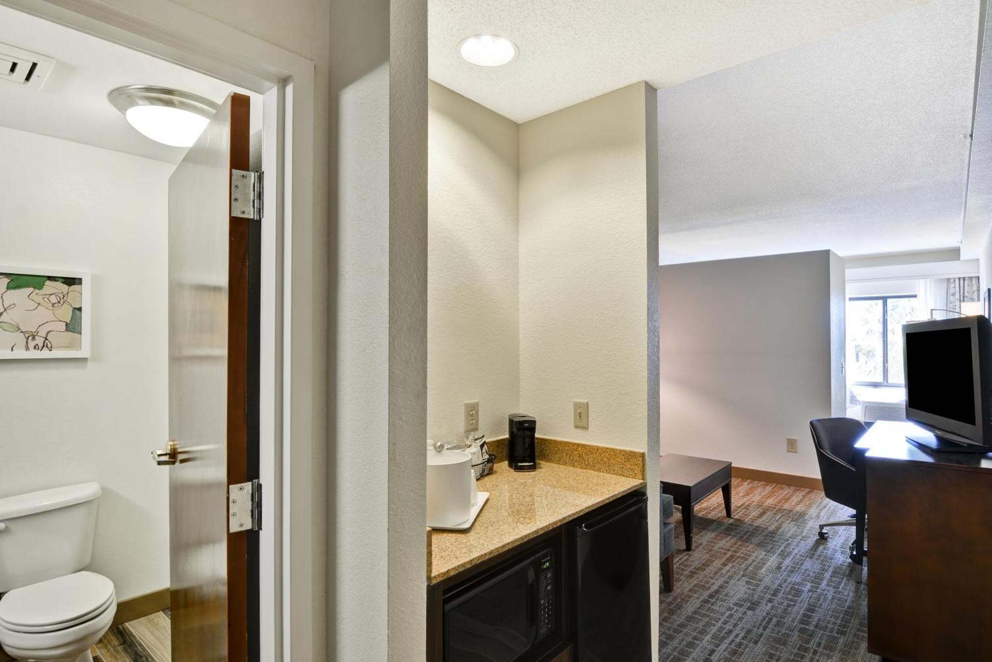 Hampton Inn & Suites Бойнтон-Бич Экстерьер фото