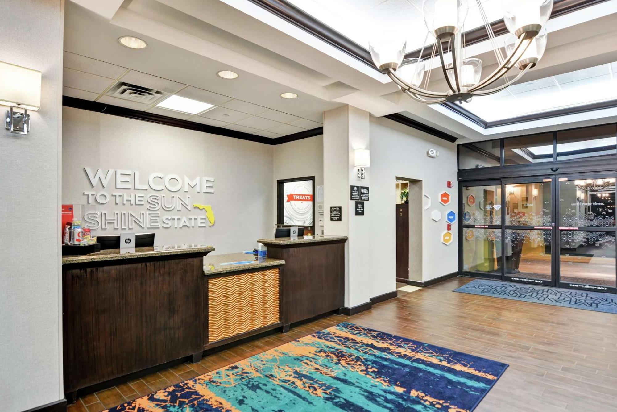 Hampton Inn & Suites Бойнтон-Бич Экстерьер фото